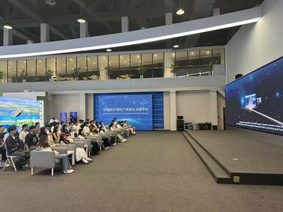 选择滨城 扎根滨城 辽宁石油化工大学“学子滨城工业行”走进迈科机械